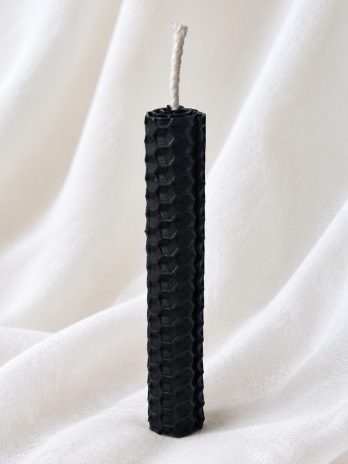 Czarna świeca rytualna woskowa – ochrona, odcięcie, usuwanie blokad – 10 cm