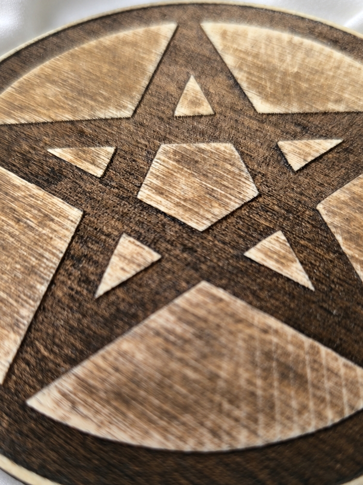 Podkładka Pentagram grawerowany 1 sztuka amulet - obrazek 2