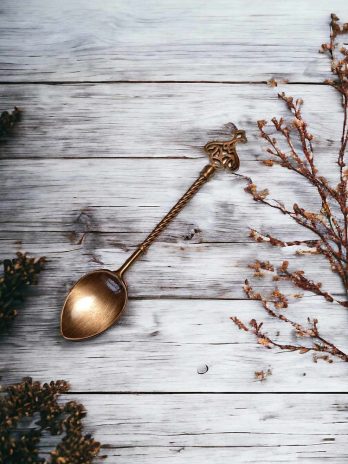 Łyżka łyżeczka do sypania kadzidła ziół metalowa – ornament patyna