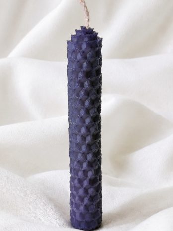 Ciemna niebieska świeca woskowa rytualna  – INTUICJA Jowisz prawo, rozwój duchowy – 10 cm