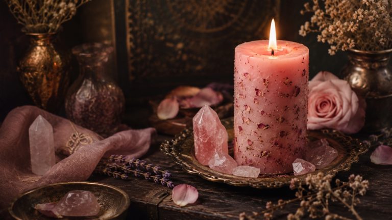 Read more about the article Magiczne właściwości różowej świecy